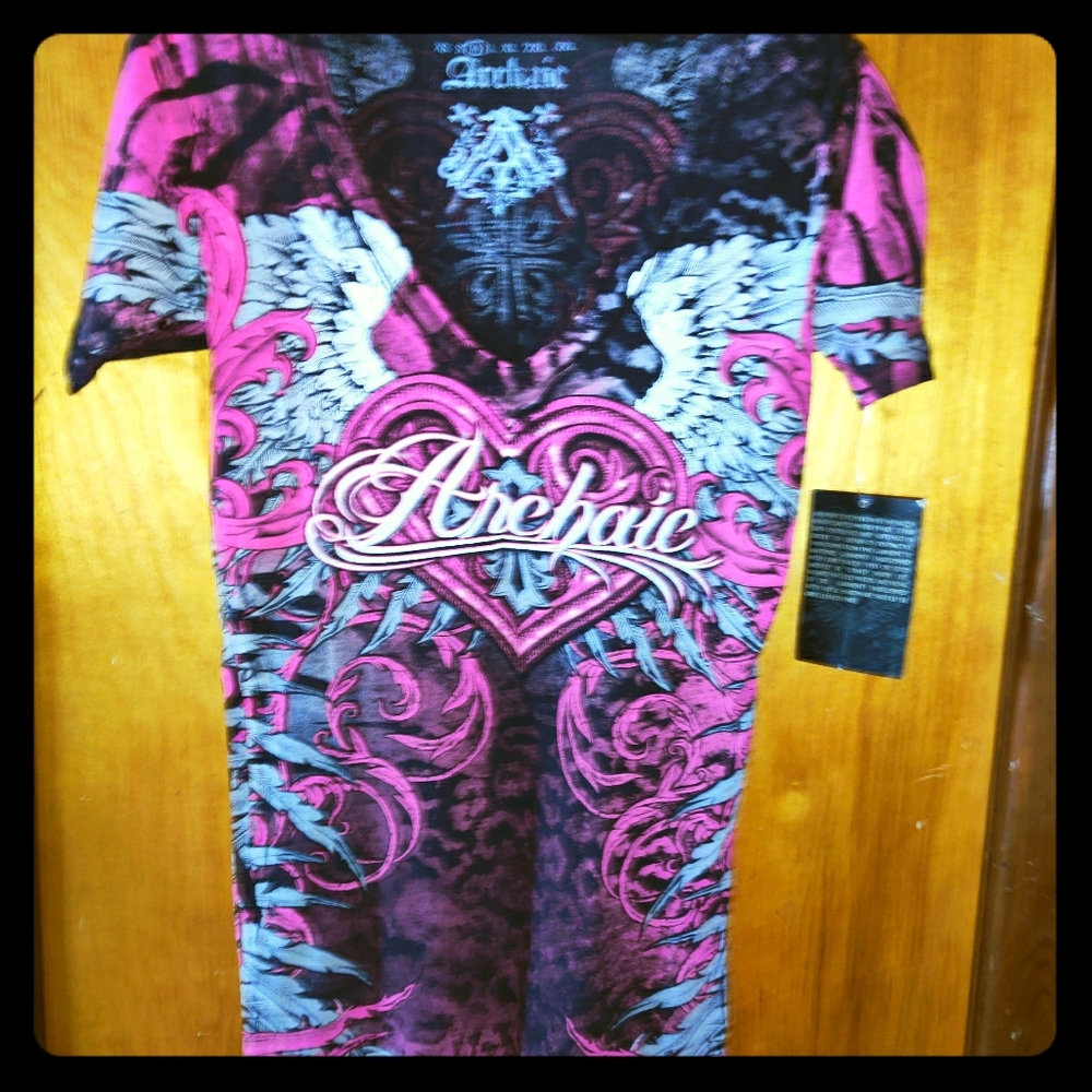 Women's size med Archaic shirt